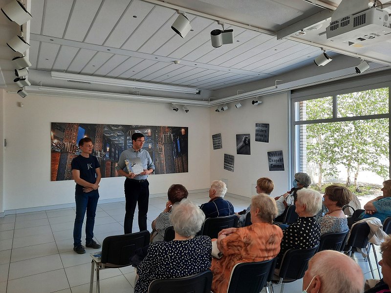 2--predstavitev-Javorce-in-knjige-25.-5.-2023-maturantom-učiteljišča-ob-65-obletnici-mature-Foto-Damjana-F.-Č.-20230525_121550 2--predstavitev-Javorce-in-knjige-25.-5.-2023-maturantom-učiteljišča-ob-65-obletnici-mature-Foto-Damjana-F.-Č.-20230525_121550